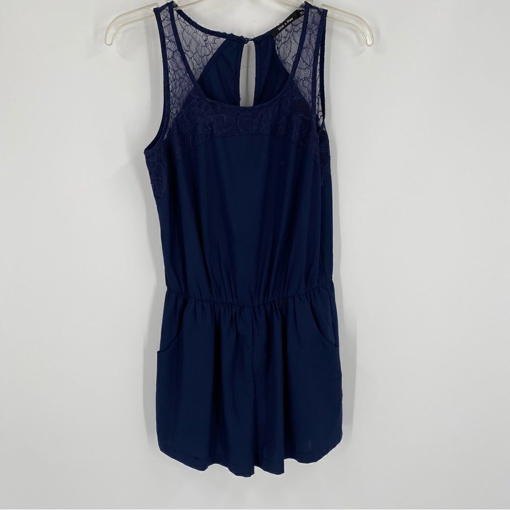 Doe & Rae Women’s Scoop Neck Sleeveless Romper Blue size M
